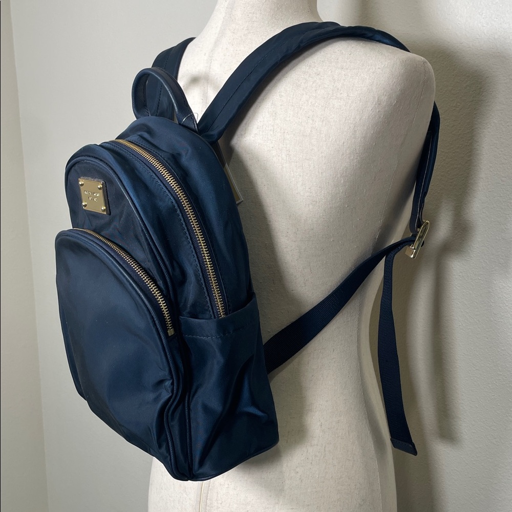 NWT’s Micheal Kors Jet Set Navy Blue Gold Backpack Bag Travel Pockets - Picture 3 of 16